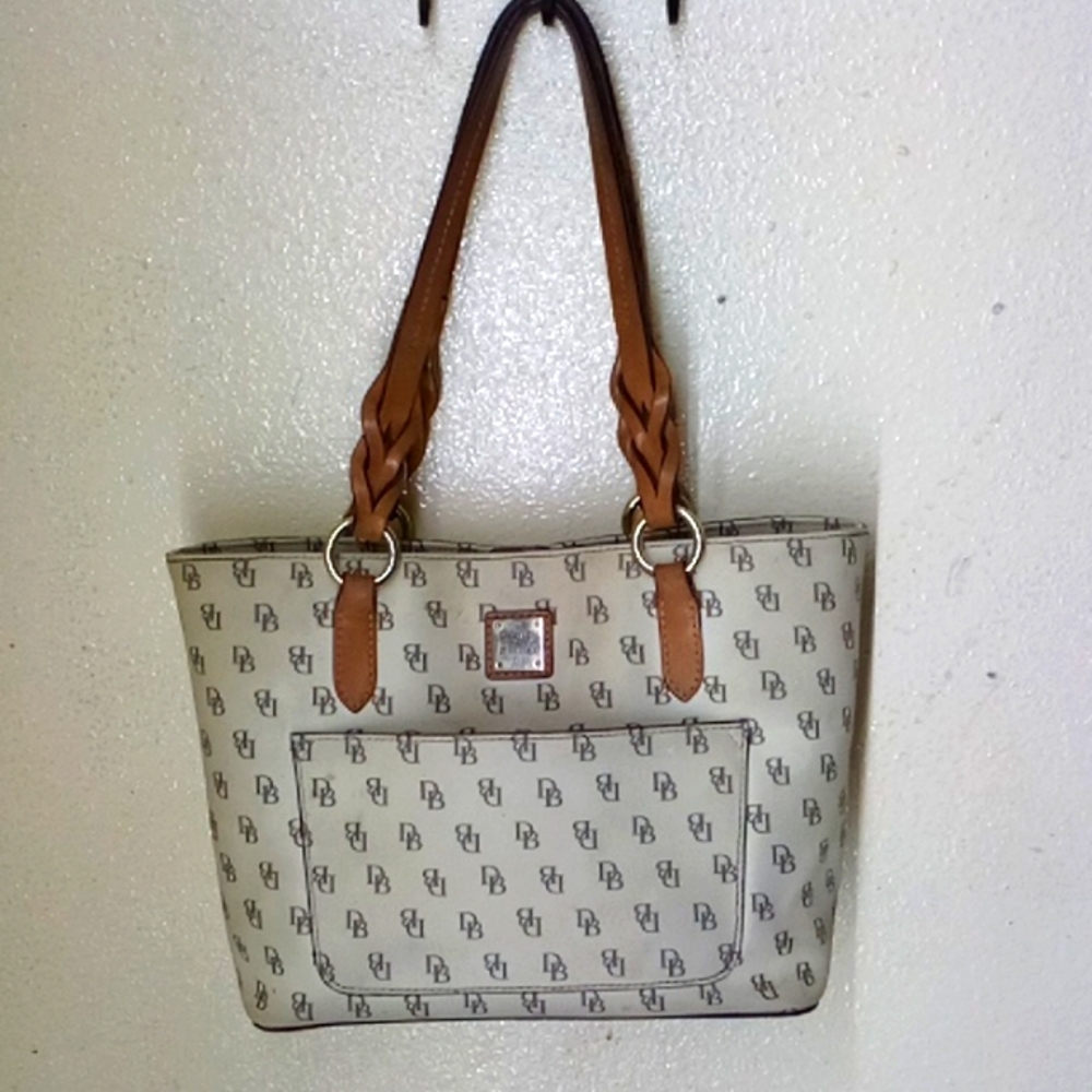 Dooney & Bourke  medium  Tammy Tote